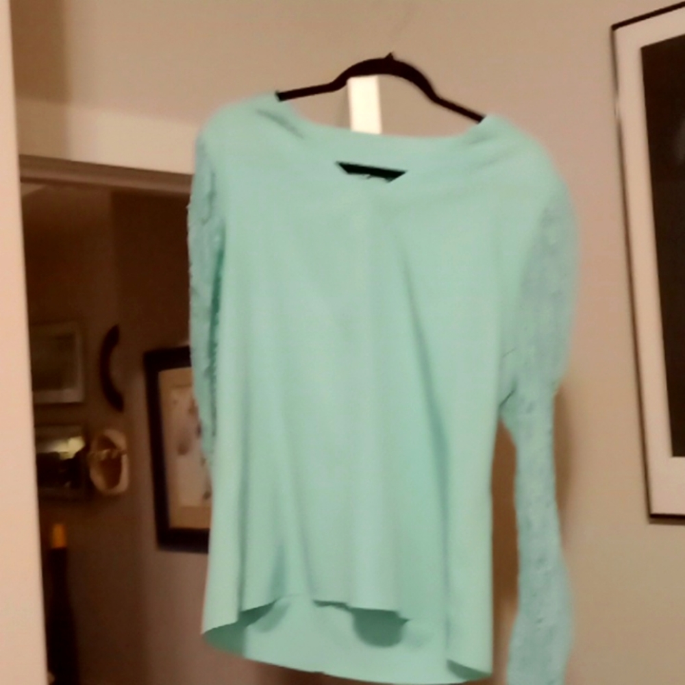 Light blue shirt, with lace arms! Extra large.